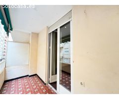 ENORME PISO CON AMPLIO BALCÓN EN CALLE DAHELLOS