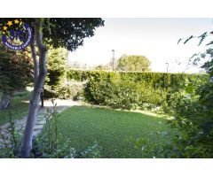Chalet en Montereal independiente con piscina y jardín