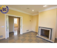 Chalet en Montereal independiente con piscina y jardín