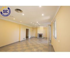Chalet en Montereal independiente con piscina y jardín