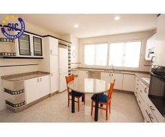 Chalet en Montereal independiente con piscina y jardín