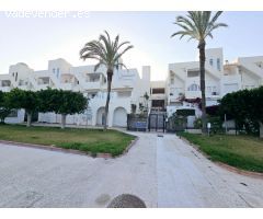 ¡Vive frente al mar en este fabuloso piso en primera línea de playa!
