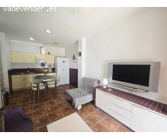 Amplio apartamento amueblado en planta baja con terraza, piscina y parking en Vera Playa