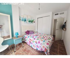 Amplio apartamento amueblado en planta baja con terraza, piscina y parking en Vera Playa