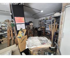 Oportunidad Única: Local Comercial de Esquina en Benidorm con Dos Espacios