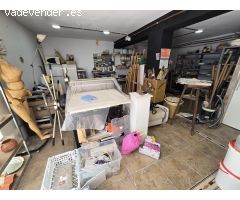 Oportunidad Única: Local Comercial de Esquina en Benidorm con Dos Espacios