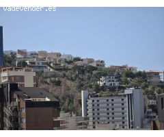 Apartamento con Vistas al Mar, la Montaña y la Cruz de Benidorm en Rincón de Loix