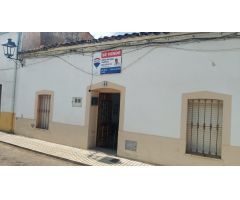 Magnifica vivienda con garajes, apartamento independiente y acceso a dos calles