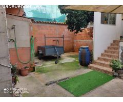Magnifica vivienda con garajes, apartamento independiente y acceso a dos calles