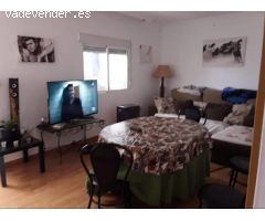 Magnifica vivienda con garajes, apartamento independiente y acceso a dos calles