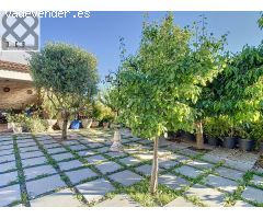 ENCANTADORA CASA CON JARDÍN Y PISCINA EN CAN MARTÍ PIERA