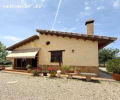 CHALET DE 3 DORMITORIOS Y PISCINA EN LA ZONA DEL CAMPILLO