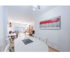 Apartamento con vistas laterales al mar