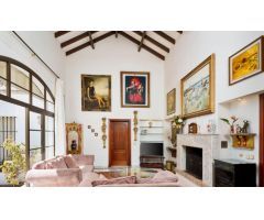 Villa de Lujo en Cortijo Blanco con piscina y jardn privados