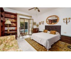 Villa de Lujo en Cortijo Blanco con piscina y jardn privados