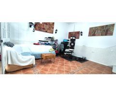 CASA EN VENTA EN GUILLENA BARRIADA LOS MOLINILLOS