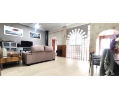 CASA EN VENTA EN GUILLENA BARRIADA LOS MOLINILLOS