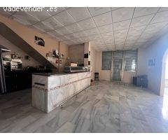 Centro comercial a la venta en Guillena