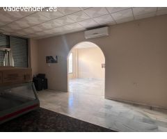 Centro comercial a la venta en Guillena