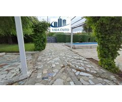 CHALET EN PUENTE TABLAS