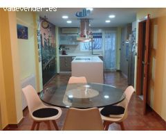CASA EN URBANIZACION AZAHAR