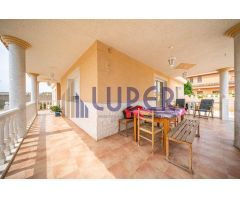 Luper ofrece en venta este magnifico chalet en San Vicente zona Girasoles.