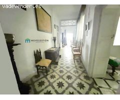 CASA SEÑORIAL CON GARAJE Y TERRAZA PARA REFORMAR EN UBRIQUE (CÁDIZ) - ZONA CENTRO
