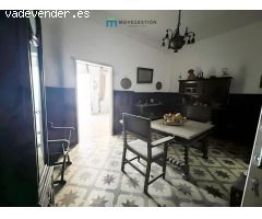 CASA SEÑORIAL CON GARAJE Y TERRAZA PARA REFORMAR EN UBRIQUE (CÁDIZ) - ZONA CENTRO