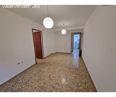 ¡Oportunidad en Carolinas Altas! Piso de 3 habitaciones