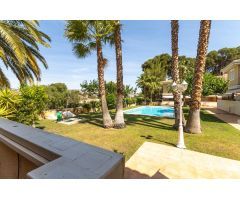 EXCLUSIVO BUNGALOW EN URBANIZACION LAS PALMERAS, JUNTO A LA SAGRADA FAMILIA