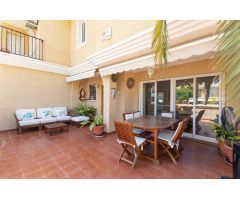 EXCLUSIVO BUNGALOW EN URBANIZACION LAS PALMERAS, JUNTO A LA SAGRADA FAMILIA
