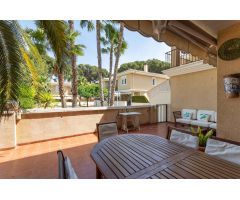 EXCLUSIVO BUNGALOW EN URBANIZACION LAS PALMERAS, JUNTO A LA SAGRADA FAMILIA