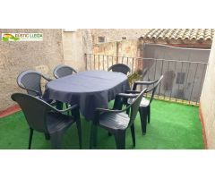 CASA (DE UNOS 226 M2) CON GARAJE Y JARDÍN EN BELIANES.