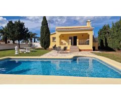 Chalet en Alquiler en Denia, Alicante