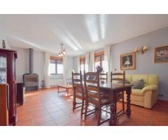 ¡Impresionante chalet dividido en dos viviendas!