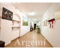 Casa adosada en venta en Casc Antic