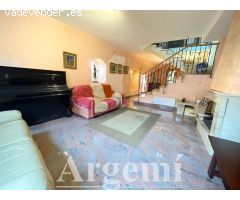 Casa adosada en venta en Casc Antic