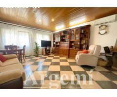 Casa perfecta para dos familias en Palau-solità i Plegamans 