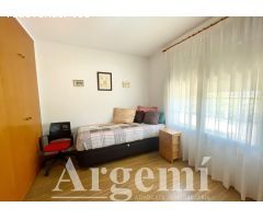 Casa perfecta para dos familias en Palau-solità i Plegamans 