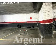 Plaza de garaje en el centro de - Palau-solità i Plegamans