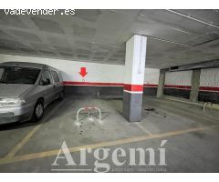 Plaza de garaje en el centro de Palau-solità i Plegamans