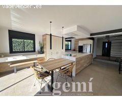 Chalet reformado en Palau-solità i Plegamans