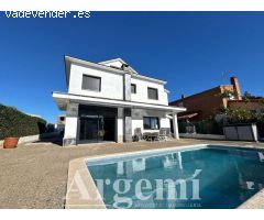 Chalet reformado en Palau-solità i Plegamans