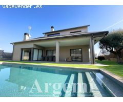 ESPECTACULAR CHALET MINIMALISTA, PRÁCTICAMENTE A ESTRENAR EN PALAU-SOLITÀ I PLEGAMANS