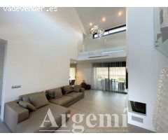 ESPECTACULAR CHALET MINIMALISTA, PRÁCTICAMENTE A ESTRENAR EN PALAU-SOLITÀ I PLEGAMANS