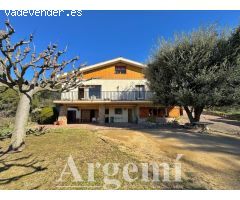 Chalet rústico en Sant Feliu de Codines