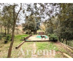 Exclusiva casa moderna en Sant Quirze Safaja - Diseño y naturaleza