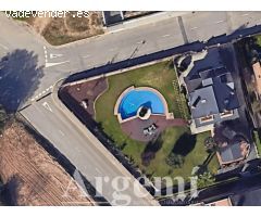 Terreno con espectacular piscina en Palau-solità i Plegamans