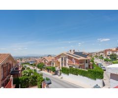 CASA FAMILIAR EN UNA ZONA TRANQUILA Y CERCA DE TODO, BIENVENIDOS A HUÉTOR VEGA