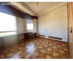 AMPLIA VIVIENDA CON MUCHAS POSIBILIDADES A 100 M DEL PASEO DE ALMERIA CON VISTAS ESPECTACULARES